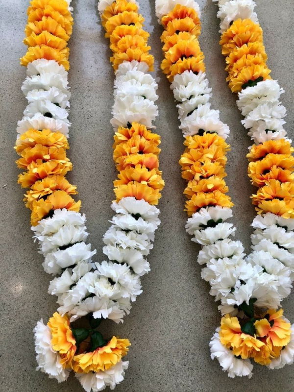 Yellow and White Carnation Garland - GetFlowersDaily